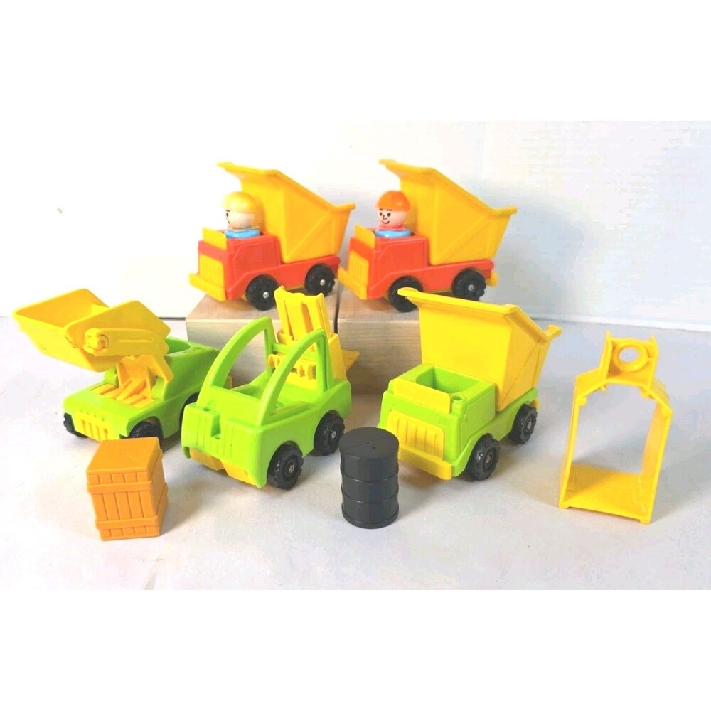 Vintage Fisher Price Little People Lift & Load Depot Construction Accessories
